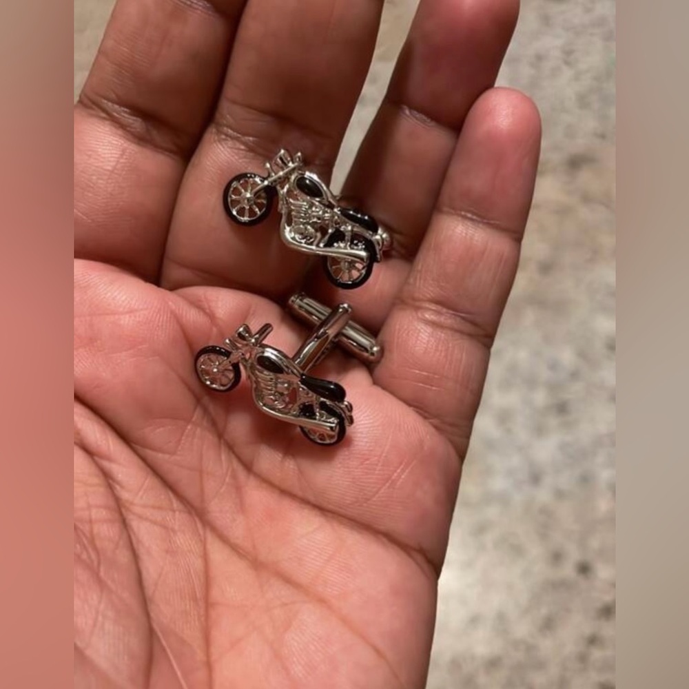 ‼️JUST RESTOCKED ‼️ Men’s Silvertone Motorcycle Cufflinks NWT - Picture 12 of 14